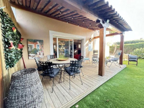 Sainte Maxime : Villa 3 pièces, jardin, piscine, clim - FR-1-226-553